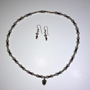 Garnet and pearl necklace and earring set.